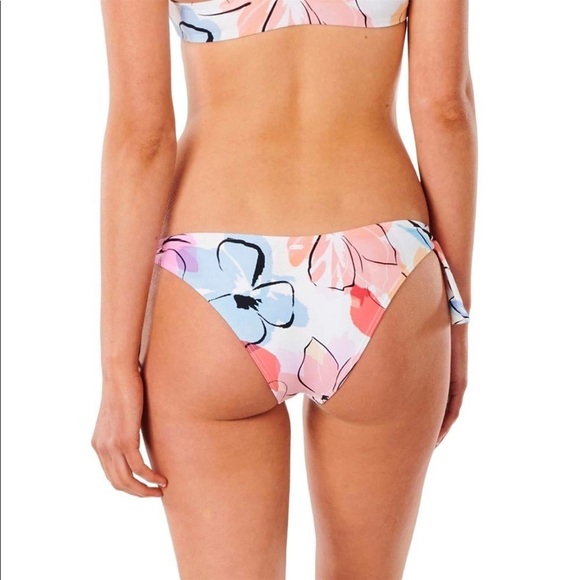 ☀️RIP CURL☀️ BLOSSOM REVERSIBLE CROP BLOSSOM TIE SIDE CHEEKY BIKINI SET - Picture 14 of 16
